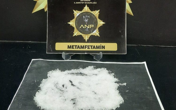 Adıyaman’da narkotikten titiz operasyon: 2 gözaltı Adıyaman’da narkotikten titiz operasyon: 2 gözaltı