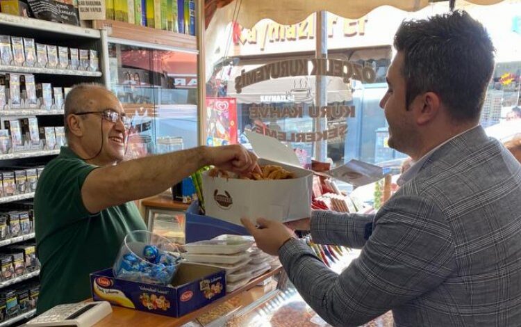 Keşan’da CHP’den esnafa kandil simidi