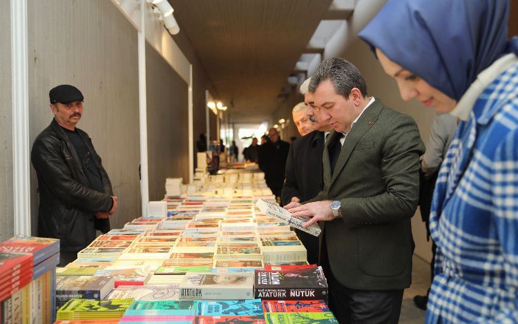 İzmir Bergama Kitap Günleri açıldı