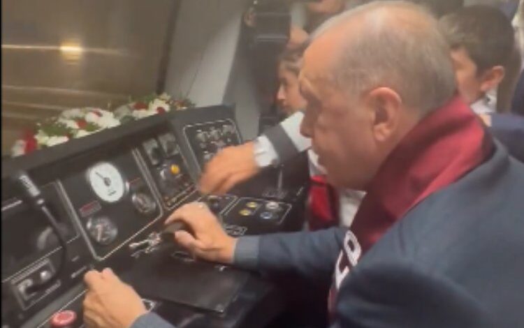 Cumhurbaşkanı Erdoğan’ın Gaziray’ı kullandığı görüntüler paylaşıldı Cumhurbaşkanı Erdoğan’ın Gaziray’ı kullandığı görüntüler paylaşıldı