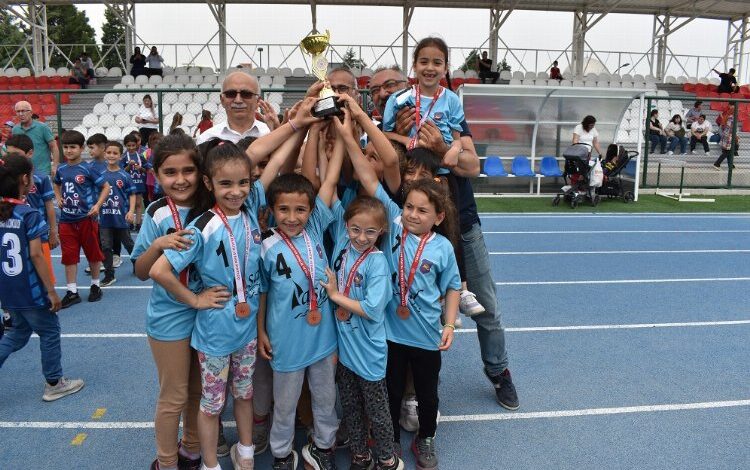 Manisa Yunusemre’de Geleneksel Çocuk Oyunları’na ödül Manisa Yunusemre’de Geleneksel Çocuk Oyunları’na ödül