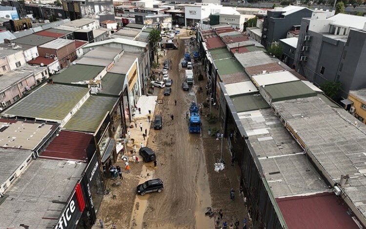 İstanbul’da selden etkilenen hanelere 15 bin TL! İstanbul’da selden etkilenen hanelere 15 bin TL!