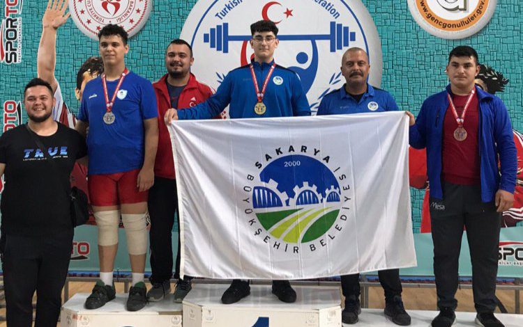 Sakaryalı halterci ‘Yıldızlar’da Türkiye Şampiyonu oldu Sakaryalı halterci ‘Yıldızlar’da Türkiye Şampiyonu oldu