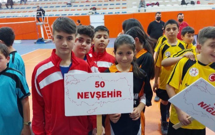 Niğde’de Küçükler Badminton Turnuvası sonuçlandı