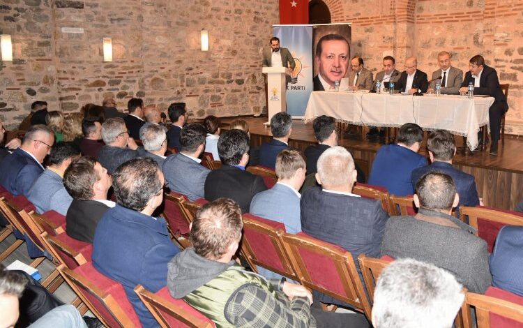 AK Parti Bursa’da teşkilatın nabzını tutmayı sürdürüyor AK Parti Bursa’da teşkilatın nabzını tutmayı sürdürüyor