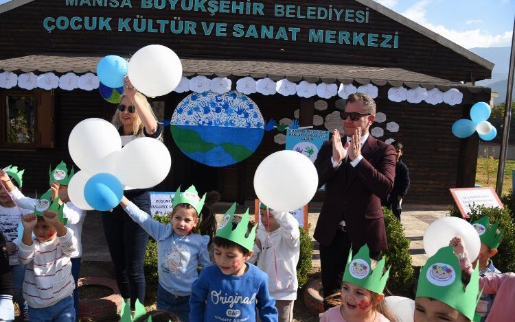 Manisa’da Çocuk Hakları Günü’ne renkli kutlama Manisa’da Çocuk Hakları Günü’ne renkli kutlama