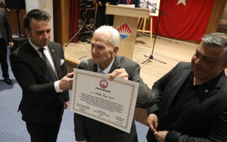 Kırklareli’de Köy Enstitülü öğretmenler onurlandırıldı Kırklareli’de Köy Enstitülü öğretmenler onurlandırıldı