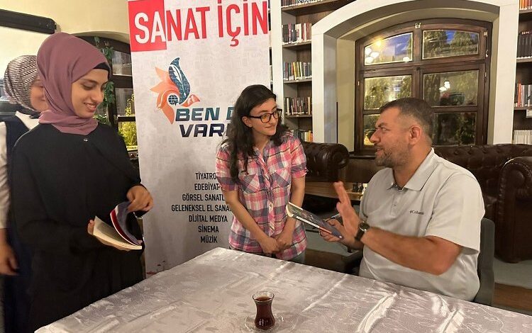 Şair Kılıçarslan, özel gereksinimli okurlarıyla buluştu Şair Kılıçarslan, özel gereksinimli okurlarıyla buluştu