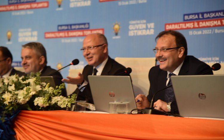 AK Parti Bursa’da protokol konuşmasız partilileri dinledi