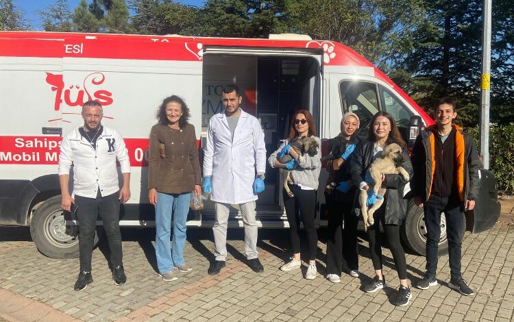 İzmit’te Patibüs can dostlarını aşıladı İzmit’te Patibüs can dostlarını aşıladı