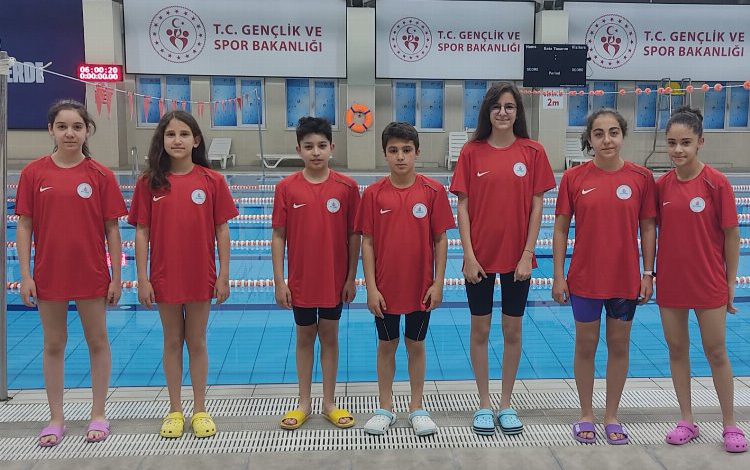 Nevşehir’in yüzücüleri, ‘Açık Yaş Seviye Tespit Yarışları’na katıldı Nevşehir’in yüzücüleri, ‘Açık Yaş Seviye Tespit Yarışları’na katıldı