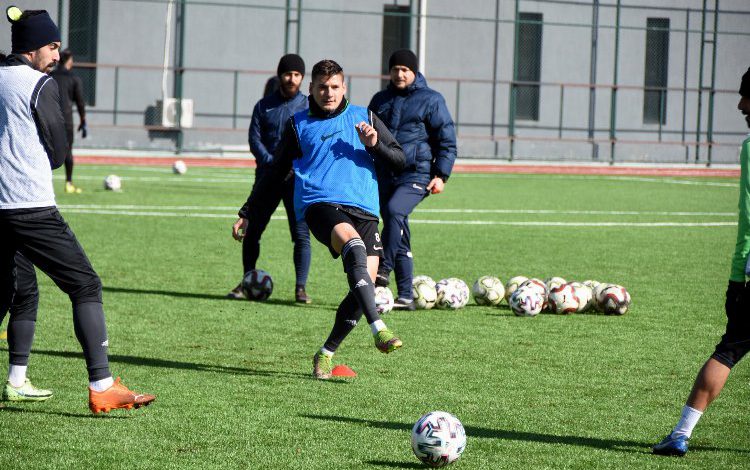 Lider Aliağaspor FK, İzmirspor maçına hazırlanıyor Lider Aliağaspor FK, İzmirspor maçına hazırlanıyor