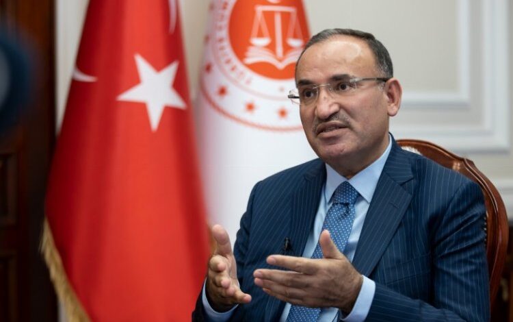 Bakan Bozdağ: Kadınlardan yana tarafız