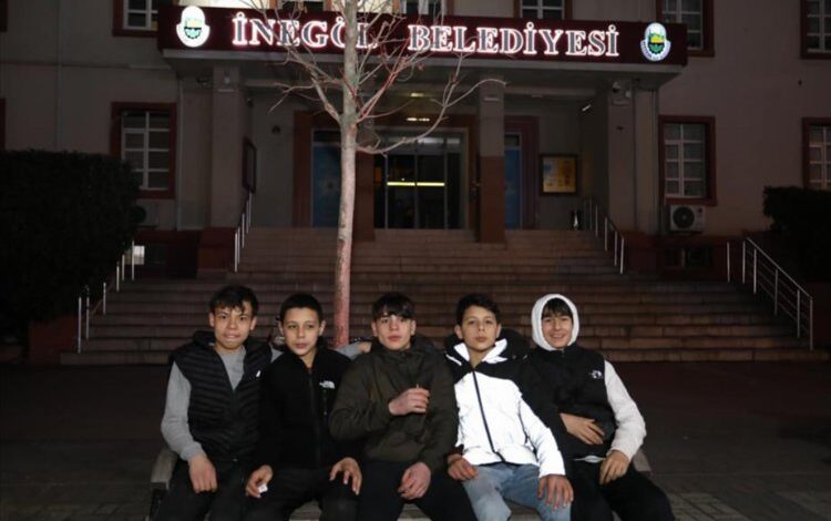 İftar sonrası çaylar Bursa İnegöl Belediyesi’nden