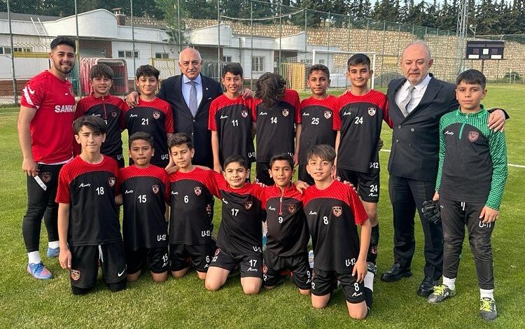 TFF Başkanı Mehmet Büyükekşi’den Gaziantep Akademi ziyareti TFF Başkanı Mehmet Büyükekşi’den Gaziantep Akademi ziyareti