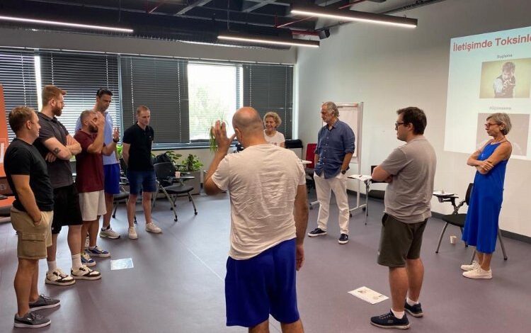 TOFAŞ’ın altyapı antrenörlerine ‘özgün’ eğitim TOFAŞ’ın altyapı antrenörlerine ‘özgün’ eğitim