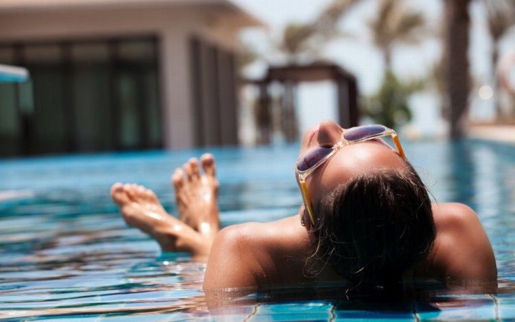 Havuzda uzun süre kalmayın! Havuzda uzun süre kalmayın!