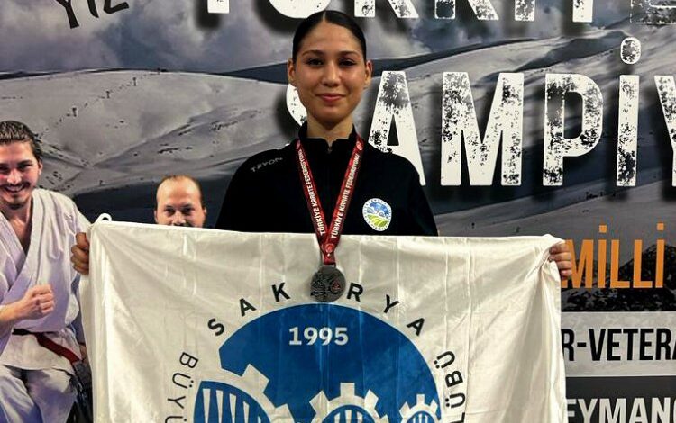 Sakaryalı karateci Bursa’da rüzgâr gibi esti Sakaryalı karateci Bursa’da rüzgâr gibi esti