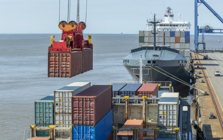 Mayıs’ta dış ticaret açığı 12,7 milyar dolar oldu