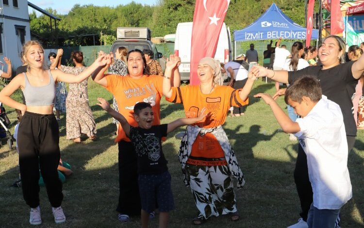 İzmit’te belediye çalışanları aile pikniğinde buluştu İzmit’te belediye çalışanları aile pikniğinde buluştu