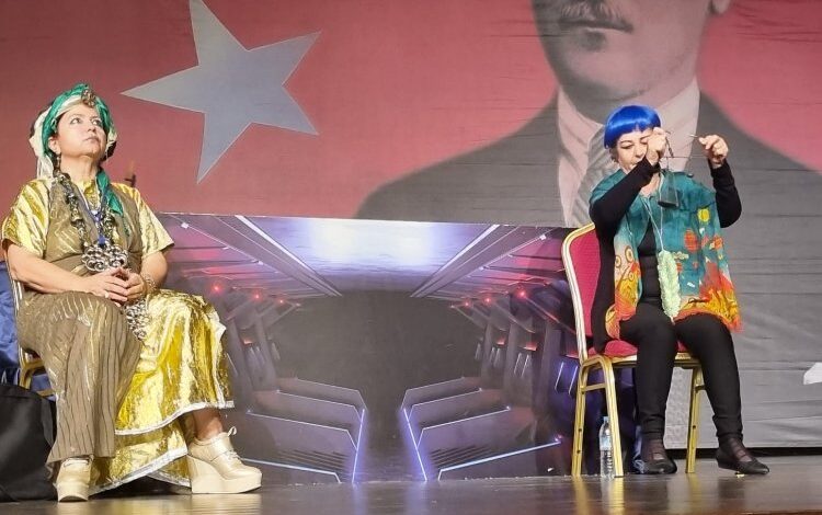 Narlıdere’nin güçlü kadınları ‘Çantadaki Sır’ ile Cumhuriyeti anlattı