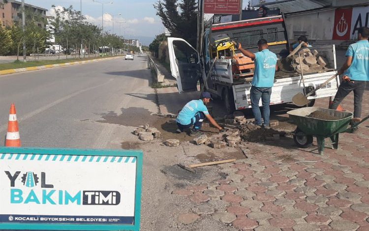 Kocaeli’de Yol Bakım Timi iş başında Kocaeli’de Yol Bakım Timi iş başında