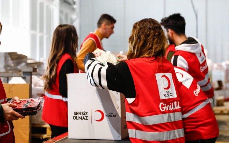Kızılay Ramazan’da milyonlara ulaşıyor