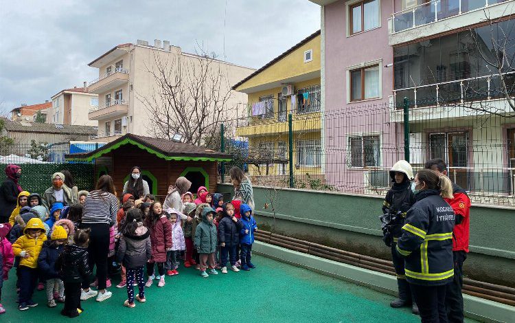 Kocaeli İtfaiyesinden her yaş grubuna yangın eğitimi