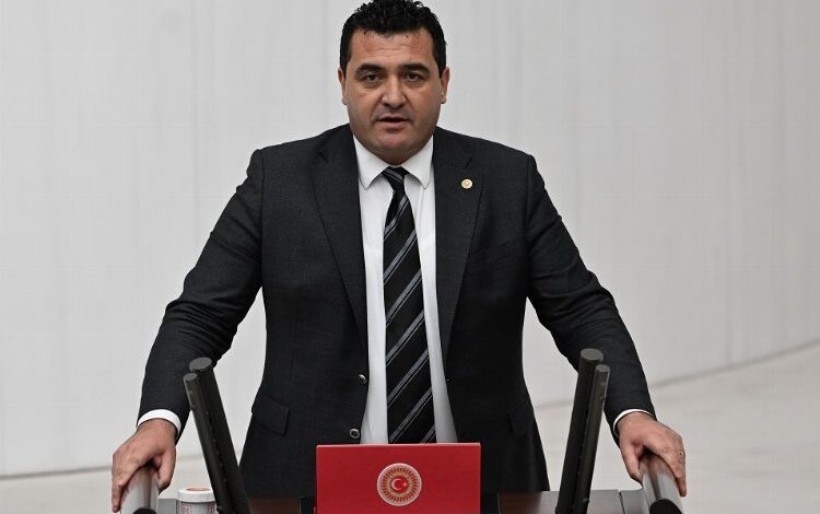 Sivas’ta Vakıflar’ın kiracalarına fahiş zammı TBMM’ye taşındı Sivas’ta Vakıflar’ın kiracalarına fahiş zammı TBMM’ye taşındı