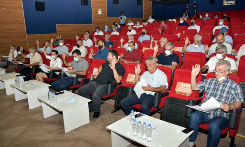 İzmir Aliağa Meclisi’nden hayvanları zarar gören yangınzedelere yardım onayı