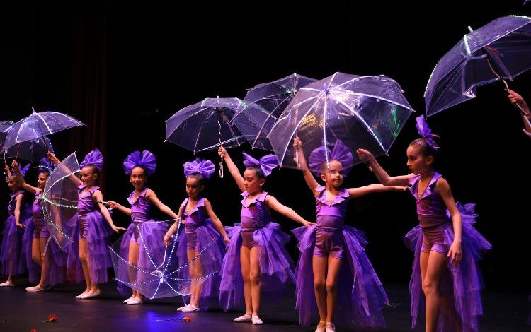 Muğla’da ‘Bi Dünya Dans’ büyüledi