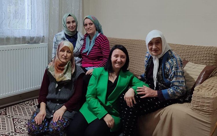 Zekiye Tekin’den Pazaryeri’nde gönülleri kazanmaya devam Zekiye Tekin’den Pazaryeri’nde gönülleri kazanmaya devam