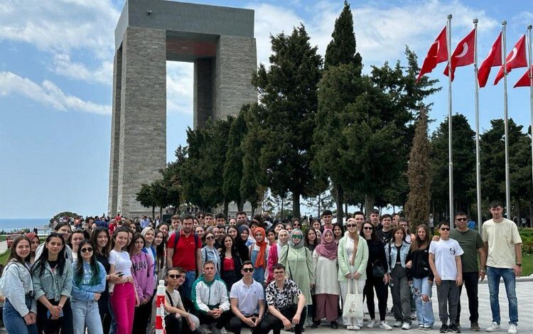 Batı Trakyalı gençler Çanakkale’yi gezdi