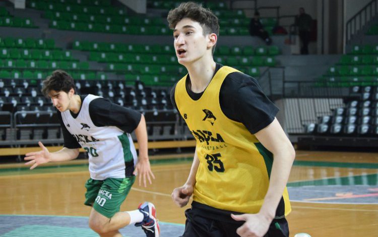 Darüşşafakalı basketbolcuya nazar değdi Darüşşafakalı basketbolcuya nazar değdi