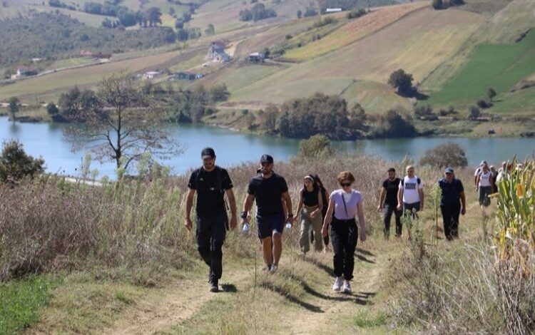 İzmit’te ‘Bizim Köy Doğa Yürüyüş’leri sürüyor