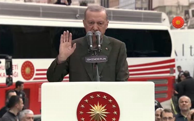 Deprem konutları ve yeni hastanelerin temelleri atıldı… Yıkılanı daha iyisiyle yapacağız Deprem konutları ve yeni hastanelerin temelleri atıldı… Yıkılanı daha iyisiyle yapacağız