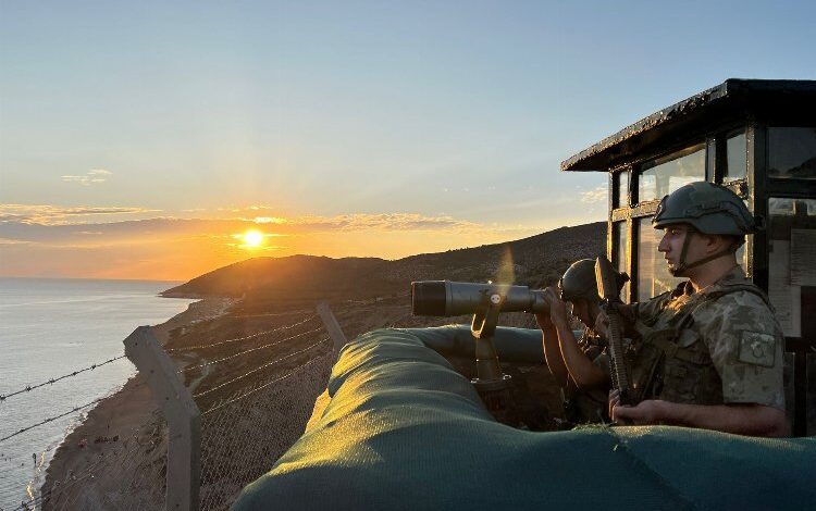 Yunanistan’dan Türkiye’ye geçmeye çalışan 3 kişi yakalandı Yunanistan’dan Türkiye’ye geçmeye çalışan 3 kişi yakalandı