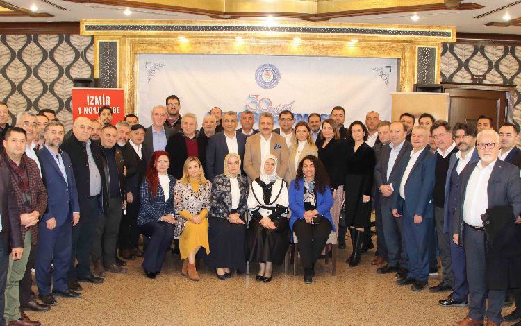 İzmir’de Eğitim-Bir-Sen’de 30. yıl vefası İzmir’de Eğitim-Bir-Sen’de 30. yıl vefası