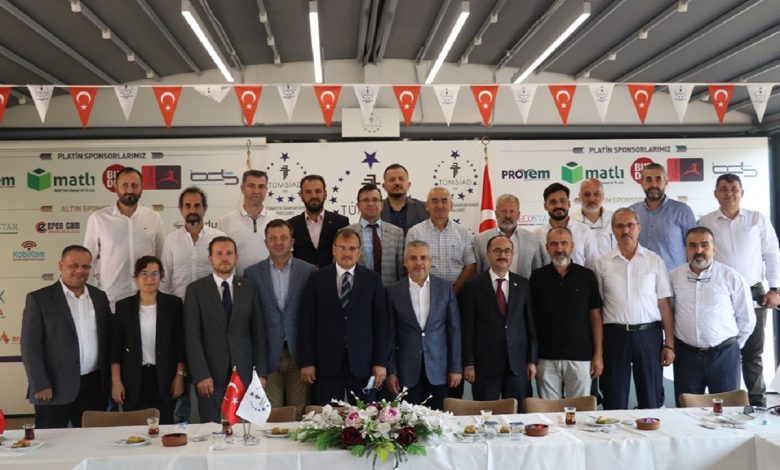 TÜMSİAD’da renkli bayramlaşma TÜMSİAD’da renkli bayramlaşma