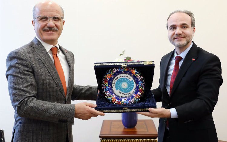 Rektör Uslu YÖK başkanını ziyaret etti