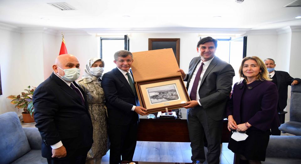 Ahmet Davutoğlu, Fethiye Belediye Başkanı Karaca’yı ziyaret etti