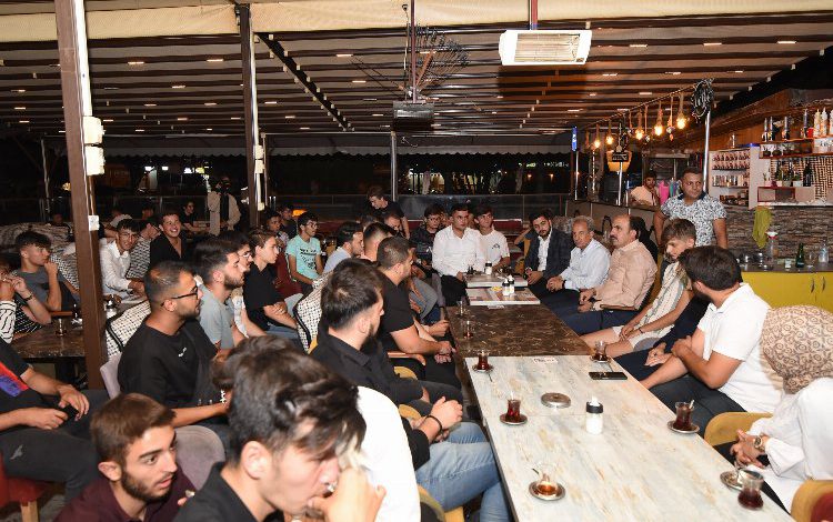 Altay Akşehir’de çocuklar ve gençlerle buluştu Altay Akşehir’de çocuklar ve gençlerle buluştu