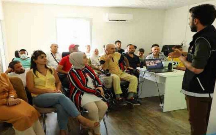 Diyarbakır’da ‘en iyi narkotik polisi anne’ semineri Diyarbakır’da ‘en iyi narkotik polisi anne’ semineri