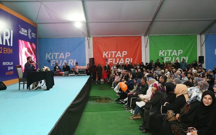 Ünlü yazarlardan Kayseri Kitap Fuarı’na övgü Ünlü yazarlardan Kayseri Kitap Fuarı’na övgü