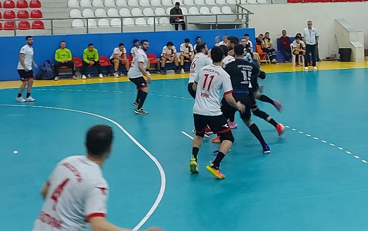 Sakarya Büyükşehir hentbol serisinde 1-0 öne geçti Sakarya Büyükşehir hentbol serisinde 1-0 öne geçti