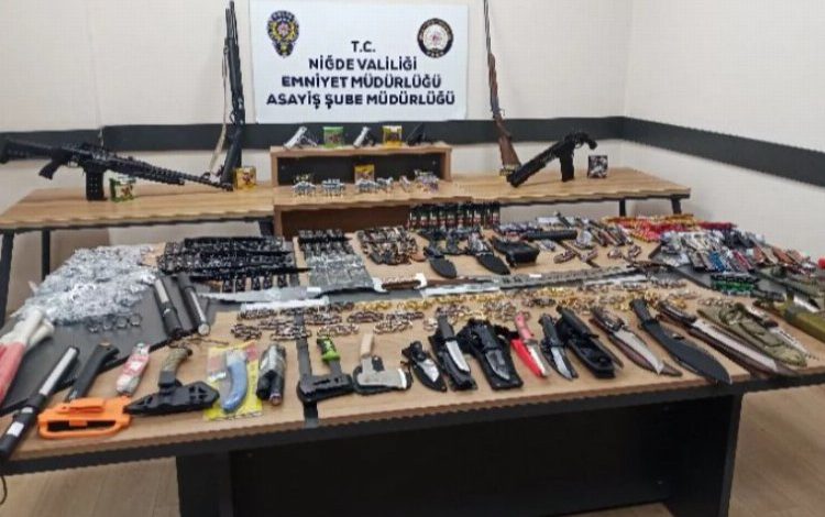 Sosyal medyadan cephane satacaklardı Sosyal medyadan cephane satacaklardı