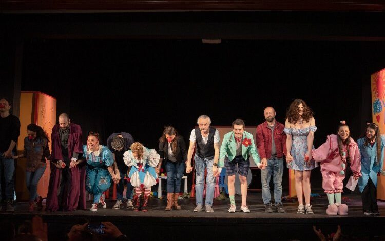 “Soytarılar Okulu” İzmirli çocuklarla buluştu