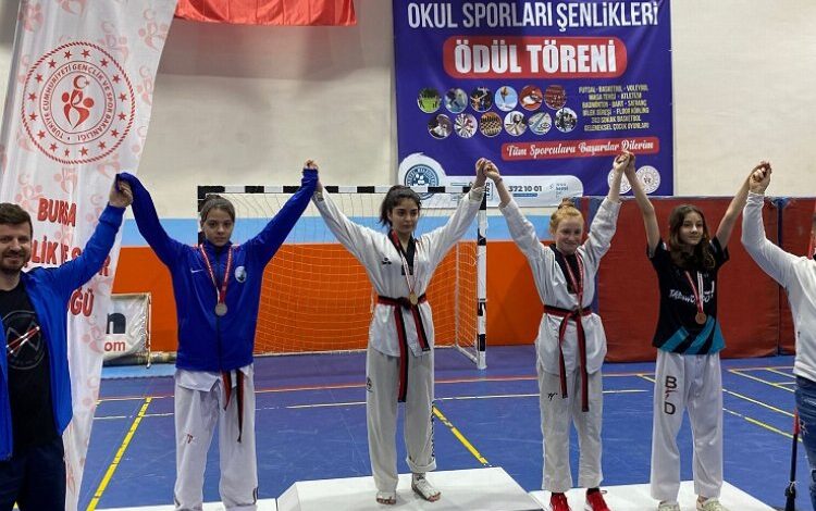 Osmangazili sporculardan çifte bayram Osmangazili sporculardan çifte bayram