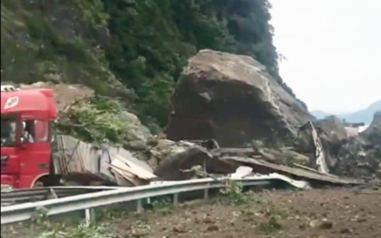 Artvin Hopa’da heyelan: 1 ölü, 2 yaralı! Artvin Hopa’da heyelan: 1 ölü, 2 yaralı!