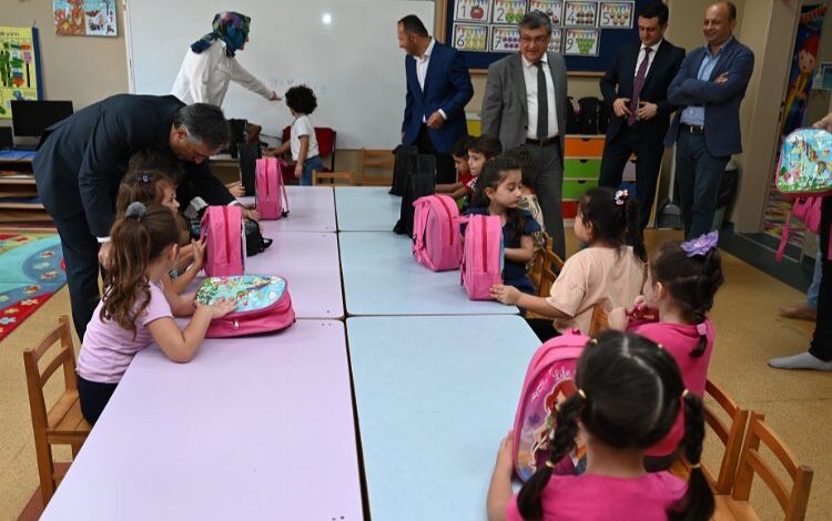 KSO’dan öğrencilere okul çantası ve kırtasiye desteği KSO’dan öğrencilere okul çantası ve kırtasiye desteği